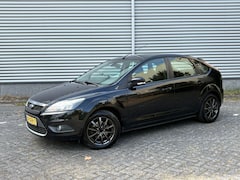 Ford Focus - 1.6 Titanium Trekhaak Navi Cruise Airco ijskoud PDC