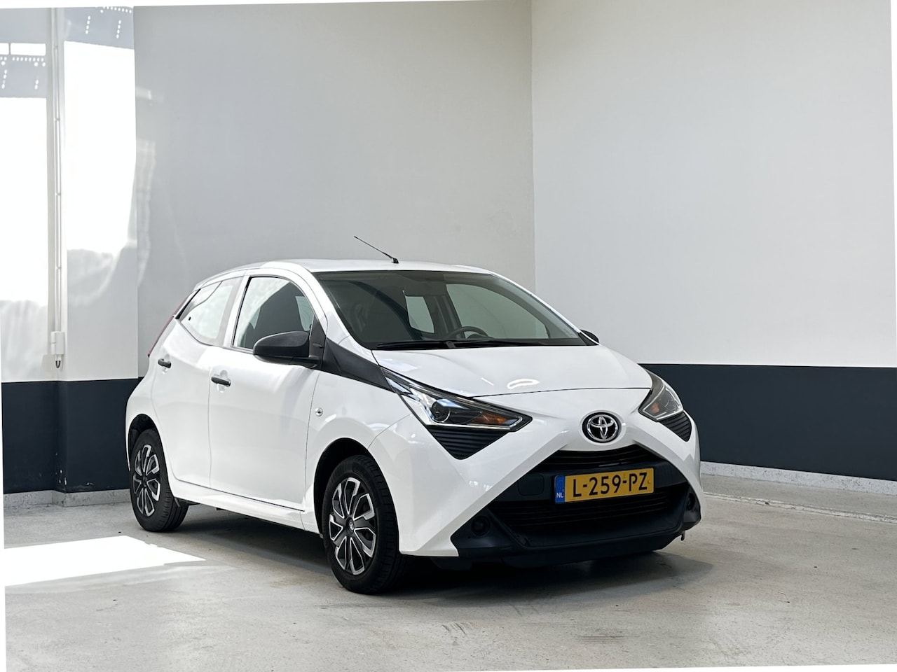 Toyota Aygo - 1.0 VVT-i x-fun | NL | Apple Carplay/ Android auto | 5-DRS | Airco | 1 Eig | - AutoWereld.nl