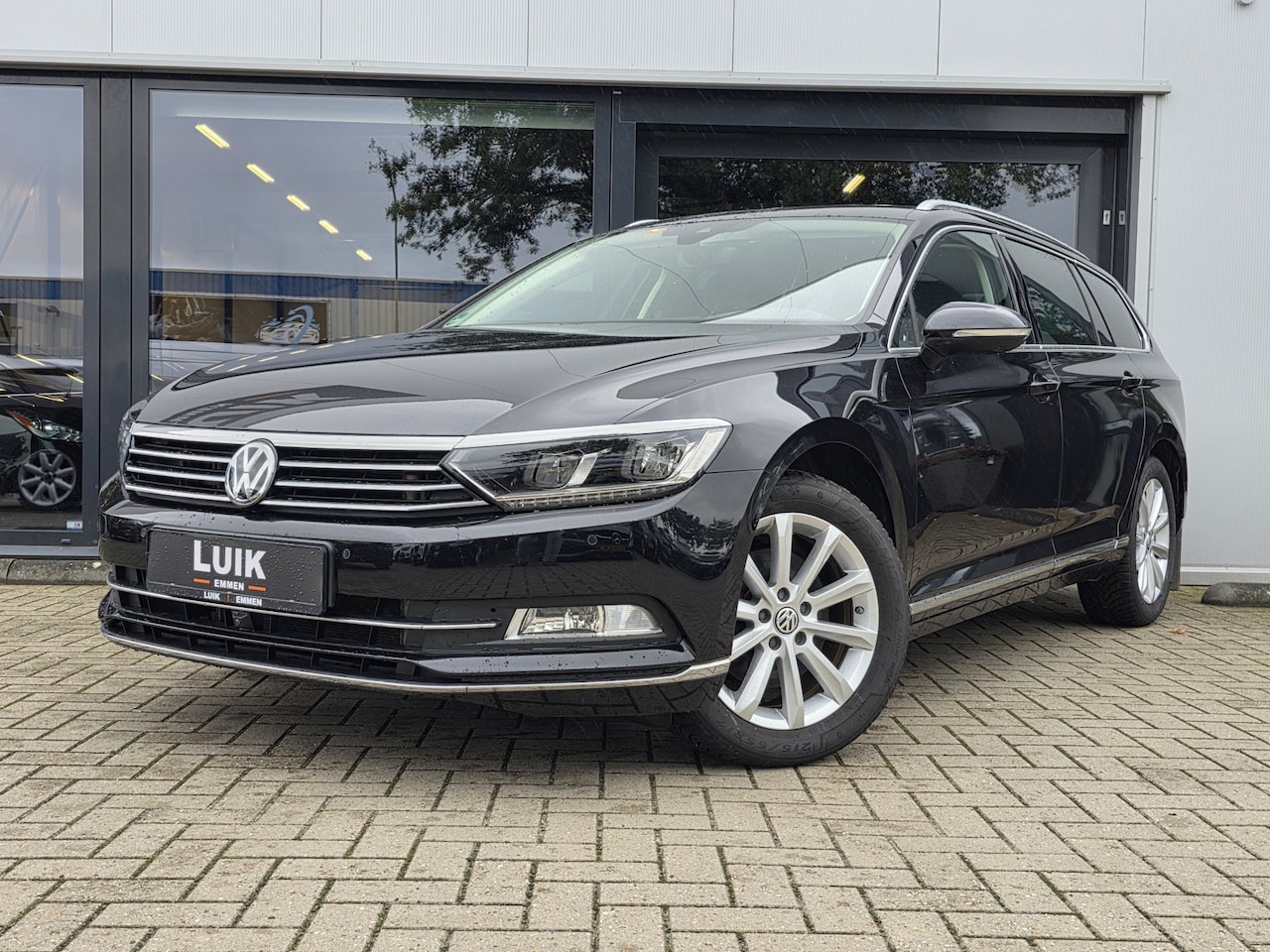 Volkswagen Passat Variant - 1.8 TSI Highline + 360 CAMERA + ALCANTARA + MASSAGE + ADAPT CRUISE - AutoWereld.nl