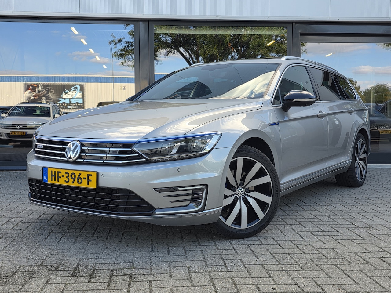 Volkswagen Passat Variant - 1.4 TSI GTE Highline + VIRTUAL COCKPIT + PANO DAK + LED - AutoWereld.nl