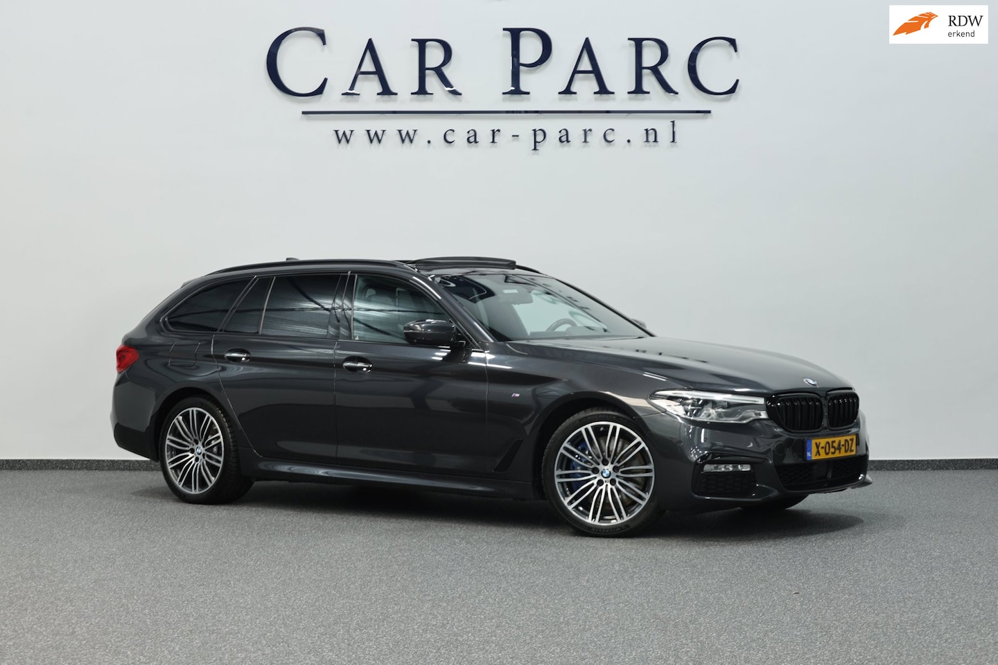 BMW 5-serie Touring - 540i xDrive M-Sport LED/VIRTUAL/SFEER/PANO/LEER+S.VERWARMING+MEMORY/19" LMV/360/ACC/ECC/12 - AutoWereld.nl