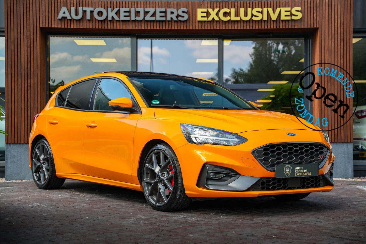 Ford Focus - 2.3 EcoBoost ST-X 280PK Panoramadak Camera Stoelverw. Performance DAB+ - AutoWereld.nl