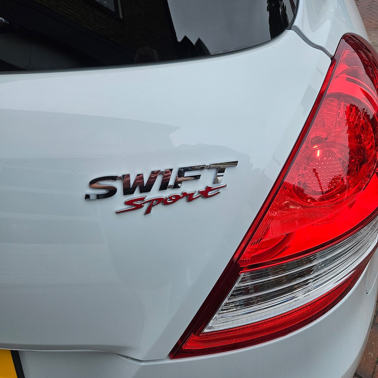 Suzuki Swift - 1.6 Sport