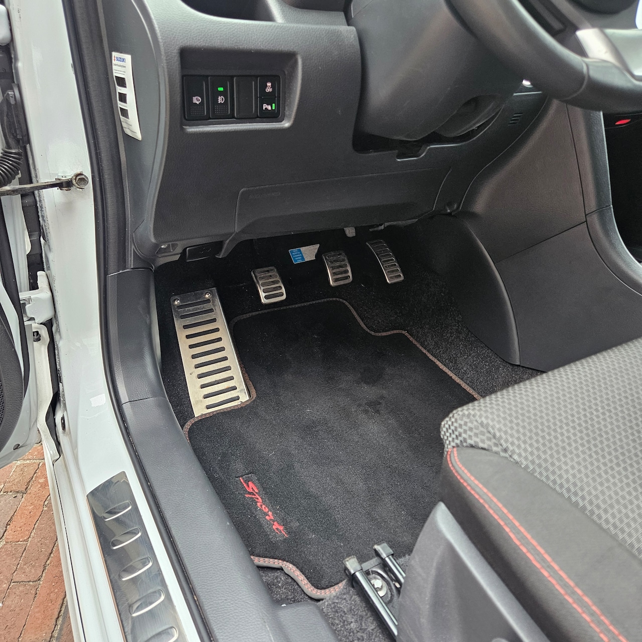 Suzuki Swift - 1.6 Sport