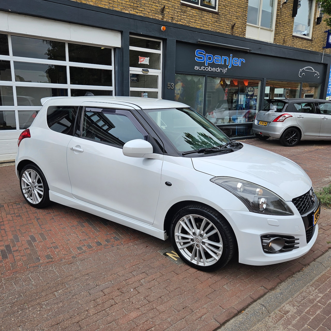 Suzuki Swift - 1.6 Sport