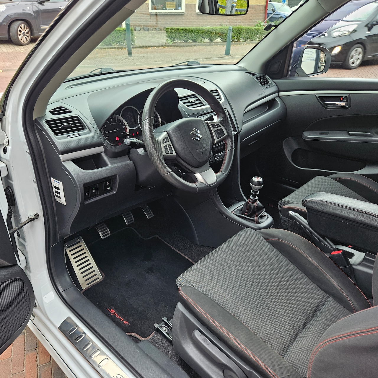 Suzuki Swift - 1.6 Sport