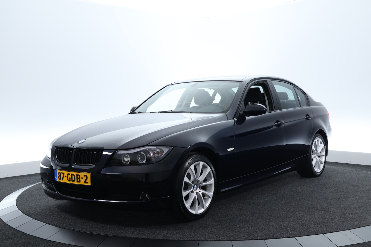 BMW 3-serie - 316i Business Line |LED|NAV|M-SPORT STUUR|CLIMA|CRUISE|LM VELGEN 17" - AutoWereld.nl