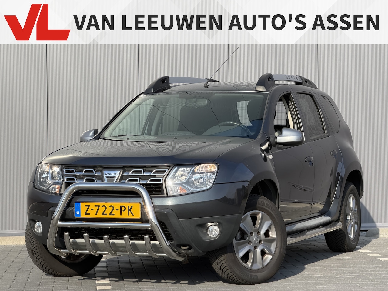 Dacia Duster - 1.2 TCe 4x2 Blackshadow | RIJKLAAR | Trekhaak | Camera | Airco - AutoWereld.nl