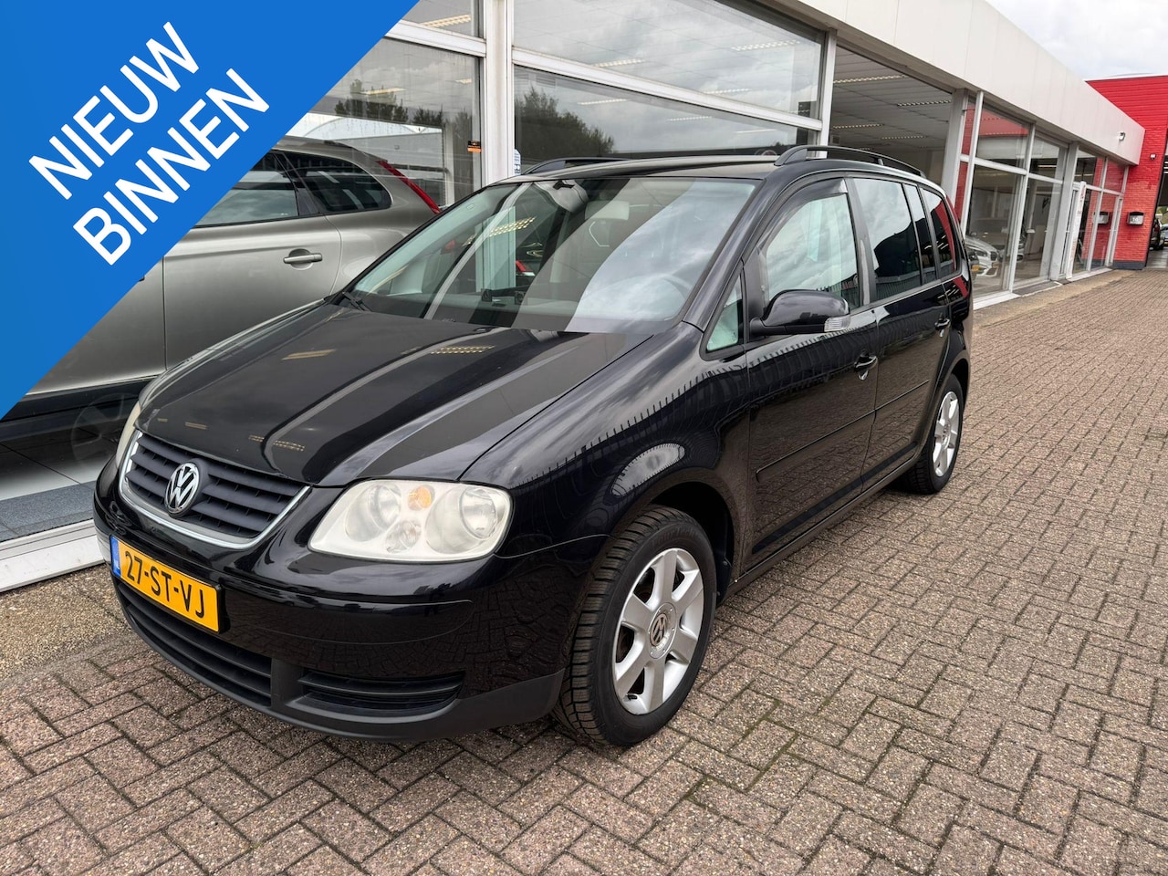 Volkswagen Touran - 2.0-16V FSI Business | 7- persoons | 1e eigenaar | Airco | Trekhaak | Elektrische ramen | - AutoWereld.nl