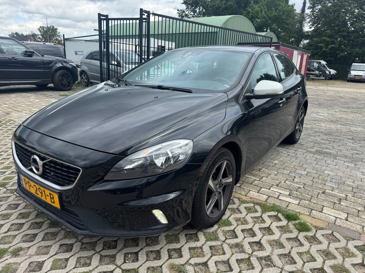 Volvo V40 - 2.0 D2 R-Design 2.0 D2 R design - AutoWereld.nl
