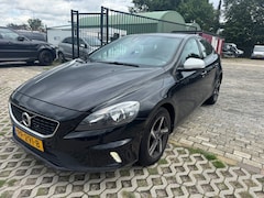 Volvo V40 - 2.0 D2 R design