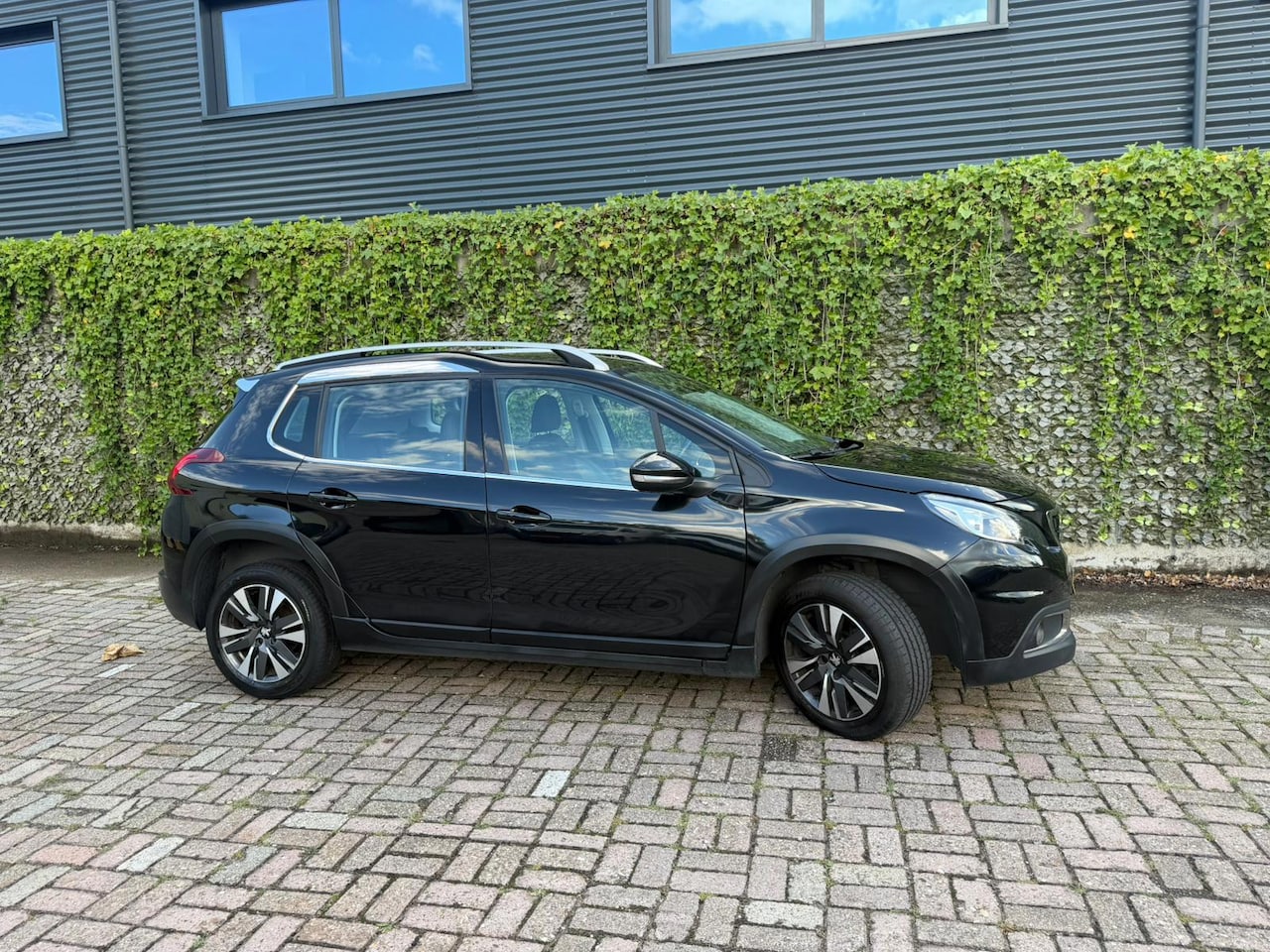 Peugeot 2008 - 1.2 PureTech Allure 1.2 PureTech Allure - AutoWereld.nl