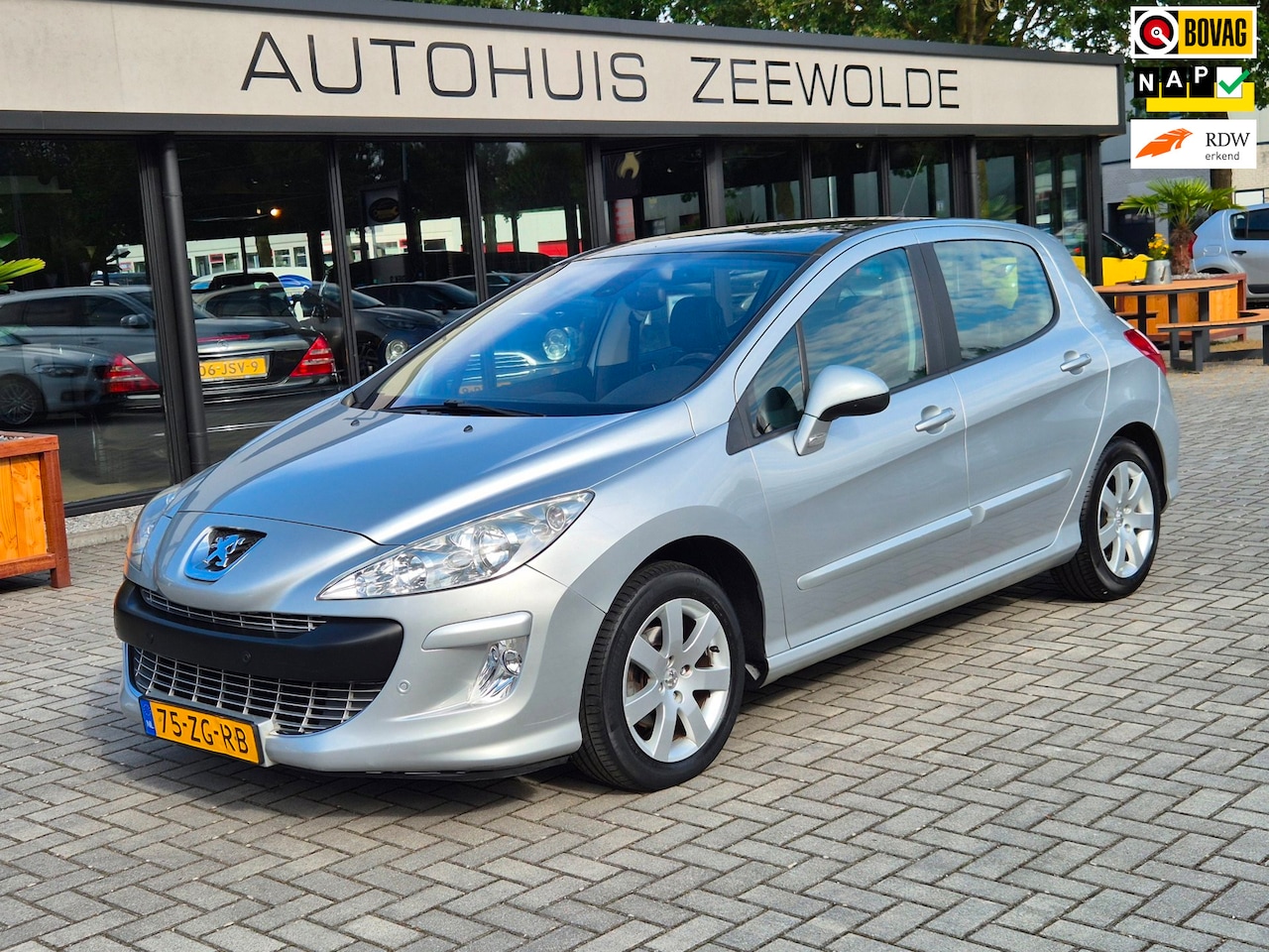 Peugeot 308 - 1.6 PANO LEDER AUTOMAAT NAP! - AutoWereld.nl