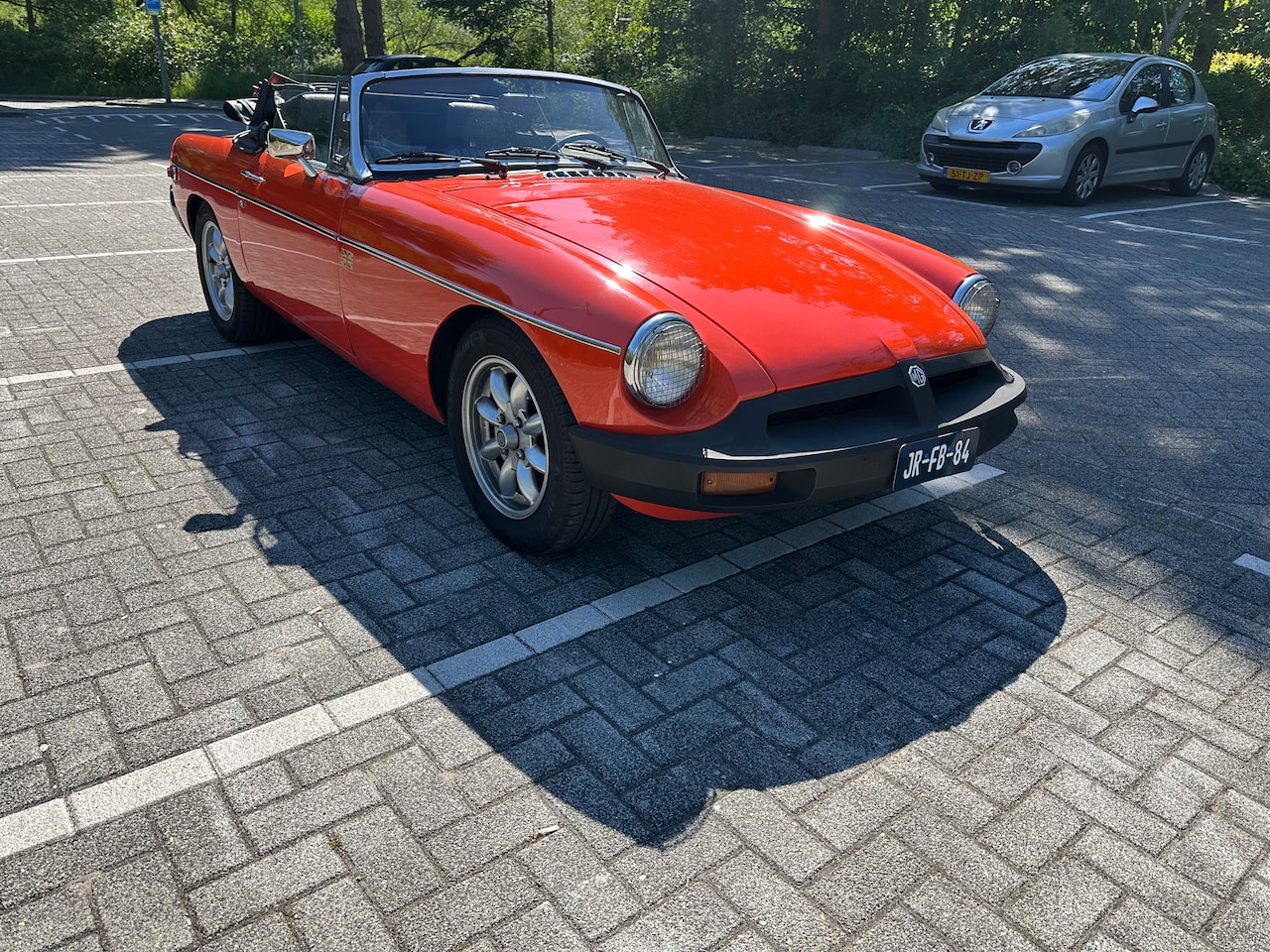 MG B type - 1.8 Roadster - AutoWereld.nl