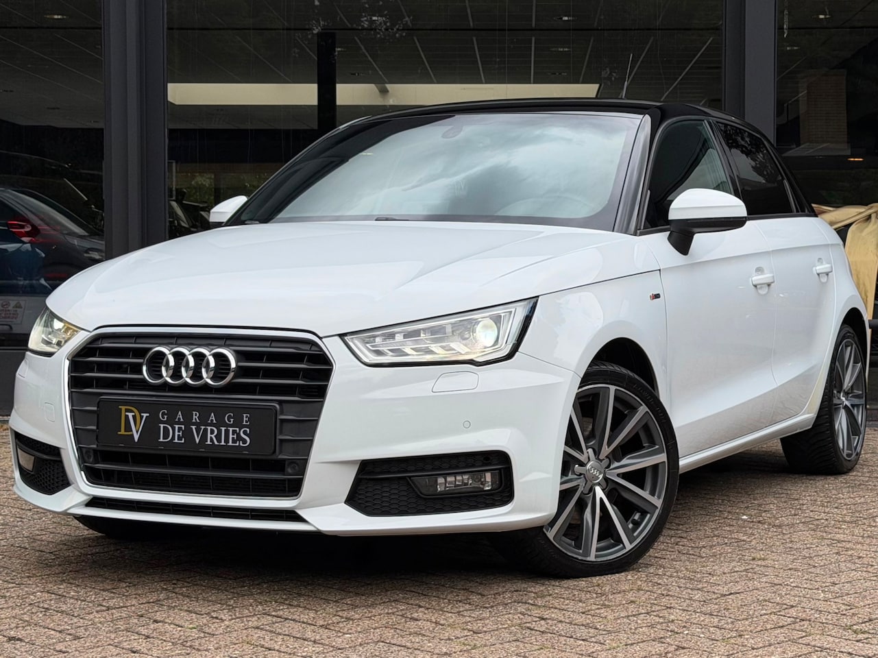 Audi A1 - 1.4 TFSI S-Line Automaat Kuipstoelen Full Option Garantie - AutoWereld.nl