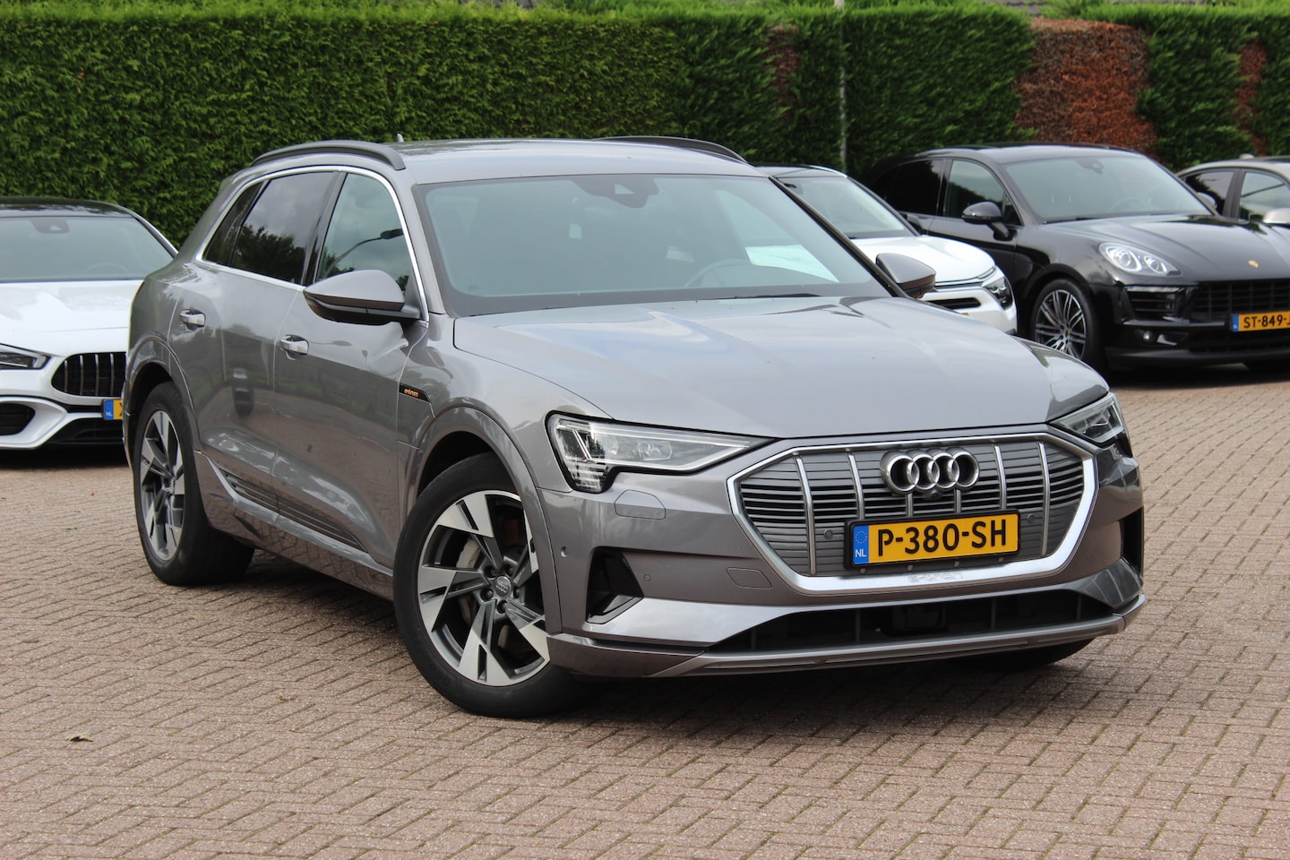 Audi e-tron - e-tron 55 quattro advanced Pro Line Plus 95 kWh / SoH 95,6 % / Trekhaak / 360Camera / Luch - AutoWereld.nl