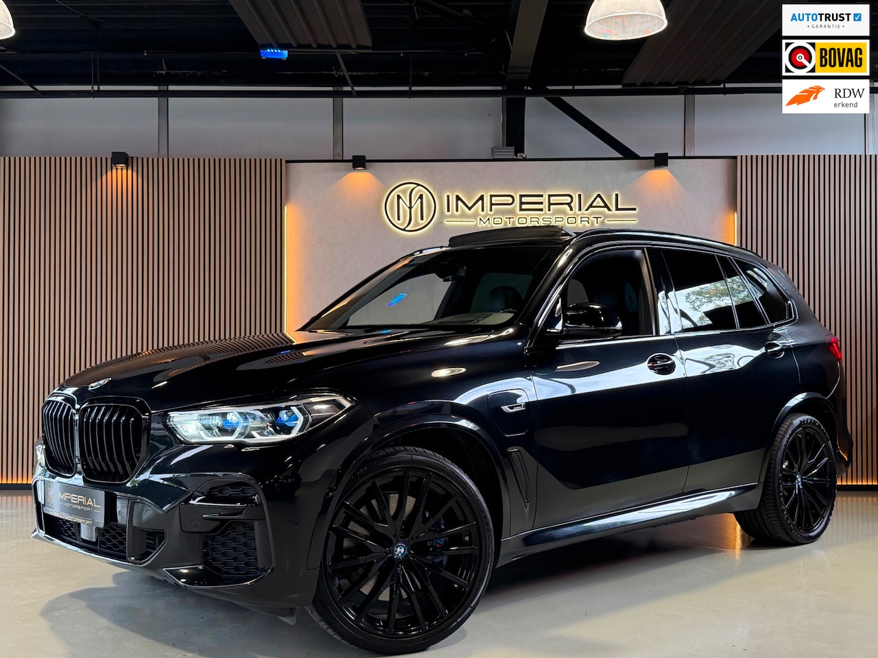 BMW X5 - 45e xDrive M-Sport Pano|HuD|Trekhaak|Laser|Luchtvering - AutoWereld.nl