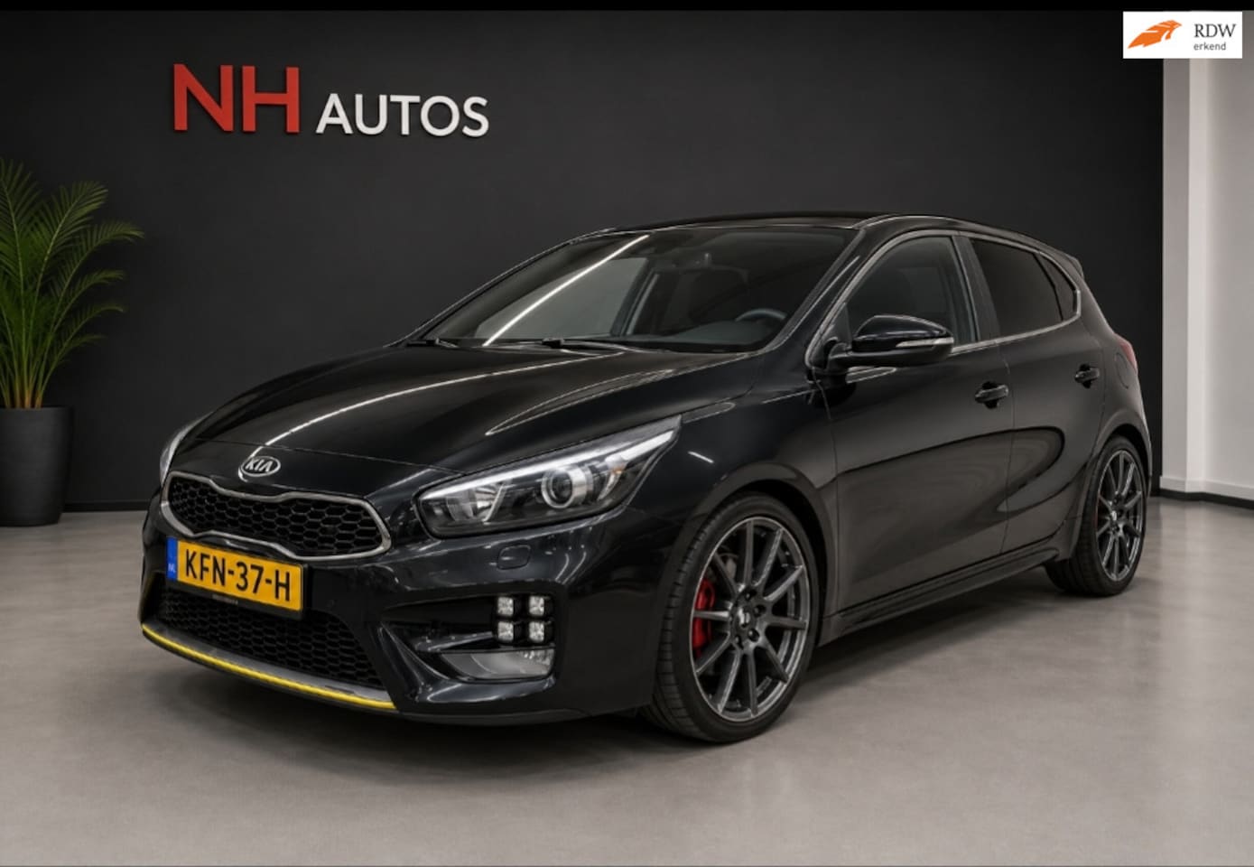 Kia Cee'd - 1.6 GT Track 204PK KW Schroefset CarPlay - AutoWereld.nl