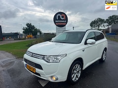 Mitsubishi Outlander - 2014 * 2.0 PHEV instyle * APK