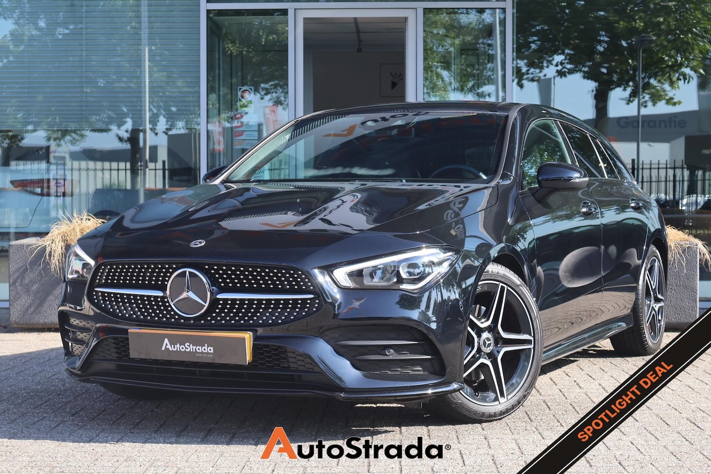 Mercedes-Benz CLA-klasse Shooting Brake - 180 AMG-Line 136pk 7G-DCT | LED | Sfeer | MBUX | Carplay | Navi | Camera | Climate | Cruis - AutoWereld.nl