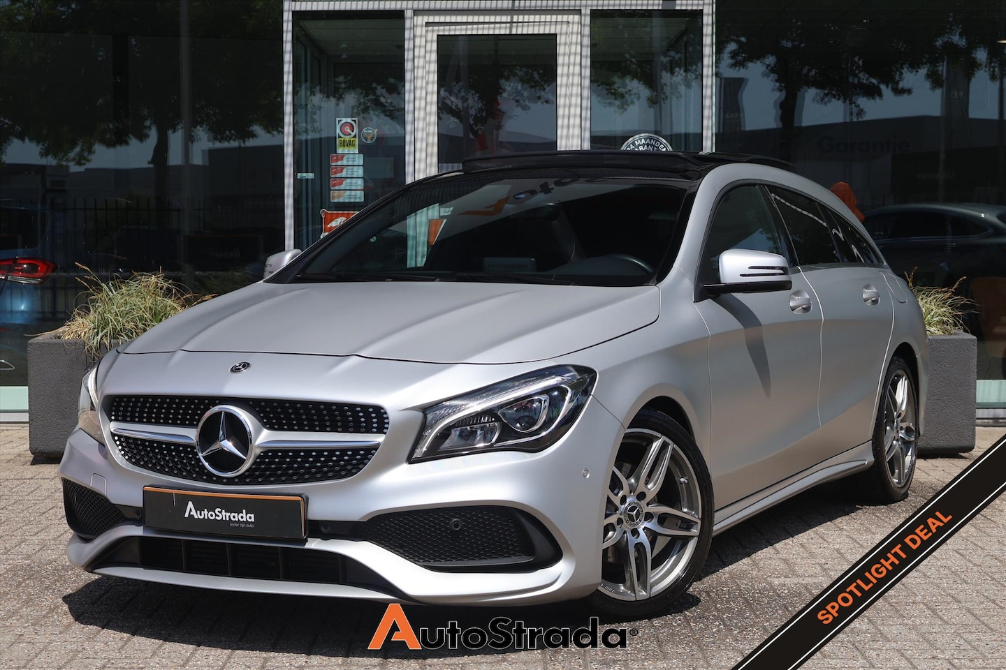 Mercedes-Benz CLA-klasse Shooting Brake - 180 AMG-Line 122pk | Camera | Keyless Go | Pano | Cruise | Airco | Navi | Magno Polarzilve - AutoWereld.nl