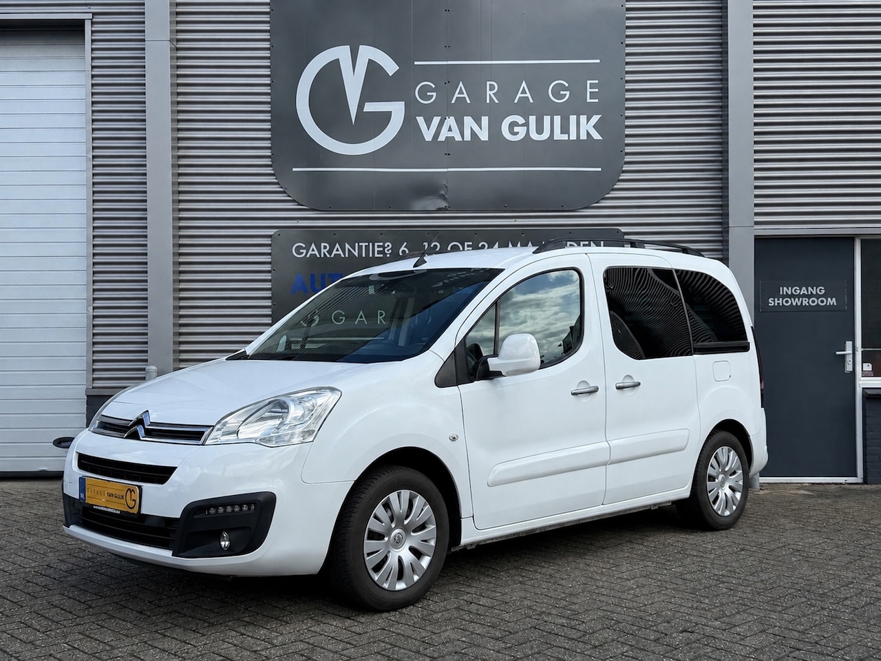 Citroën Berlingo - 1.2 110PK Airco,TrekhaakAfneembaar,CruiseControl,PdcAchter,Isofix,CarPlay,Bluetooth,Getint - AutoWereld.nl