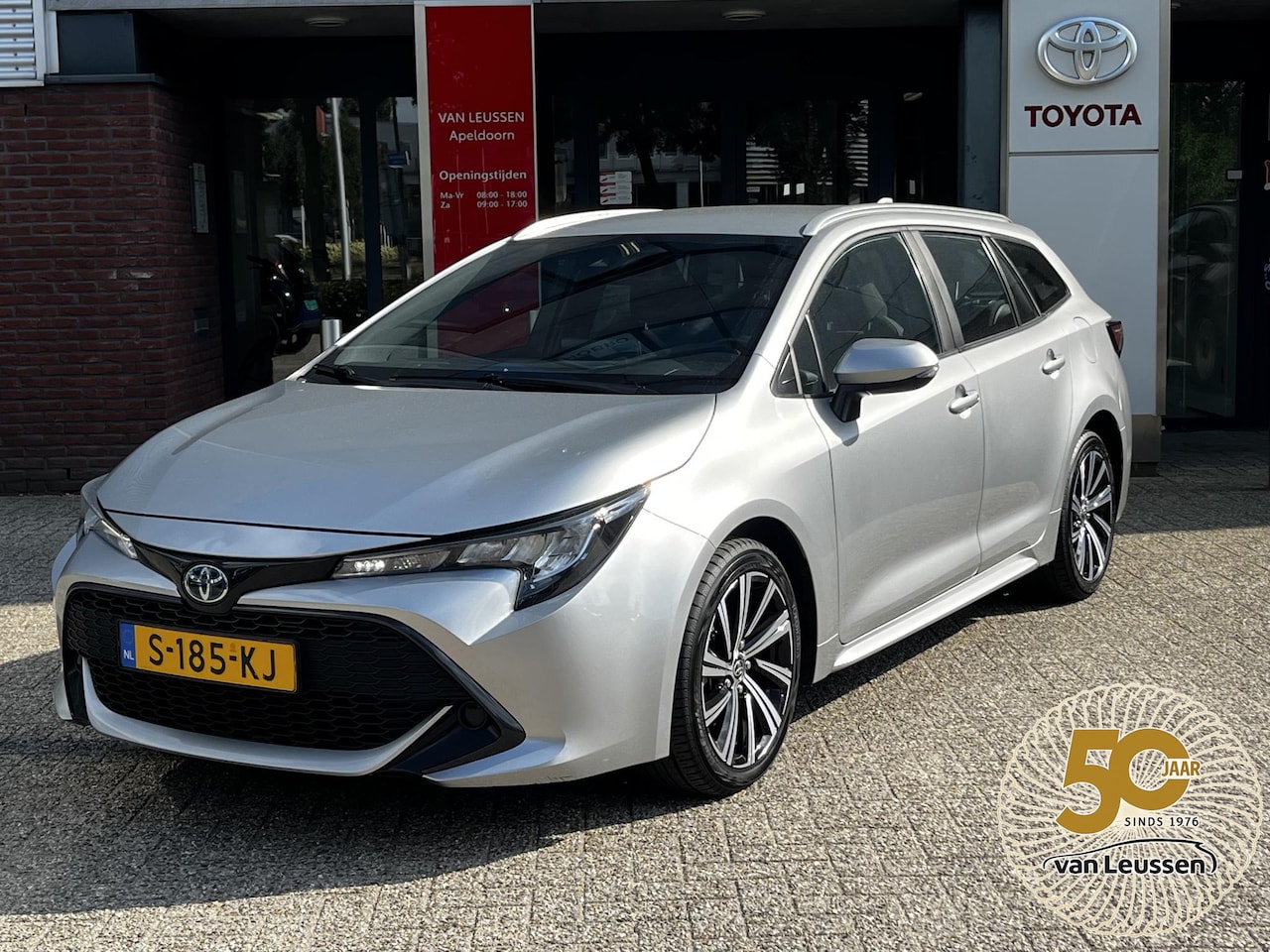 Toyota Corolla Touring Sports - 1.8 Hybrid ACTIVE CAMERA CLIMA AD-CRUISE LM-VELGEN 16" APPLE/ANDROID 4S-BANDEN NL-AUTO NAV - AutoWereld.nl