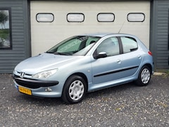 Peugeot 206 - 1.4-16V Gentry | APK 2-2027 | Airco | Trekhaak | LEES TEKST