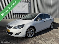 Opel Astra - 1.4 Turbo 140pk Sport 2011 / Camera / groot Navigatie / Trekhaak / Xenon / NAP