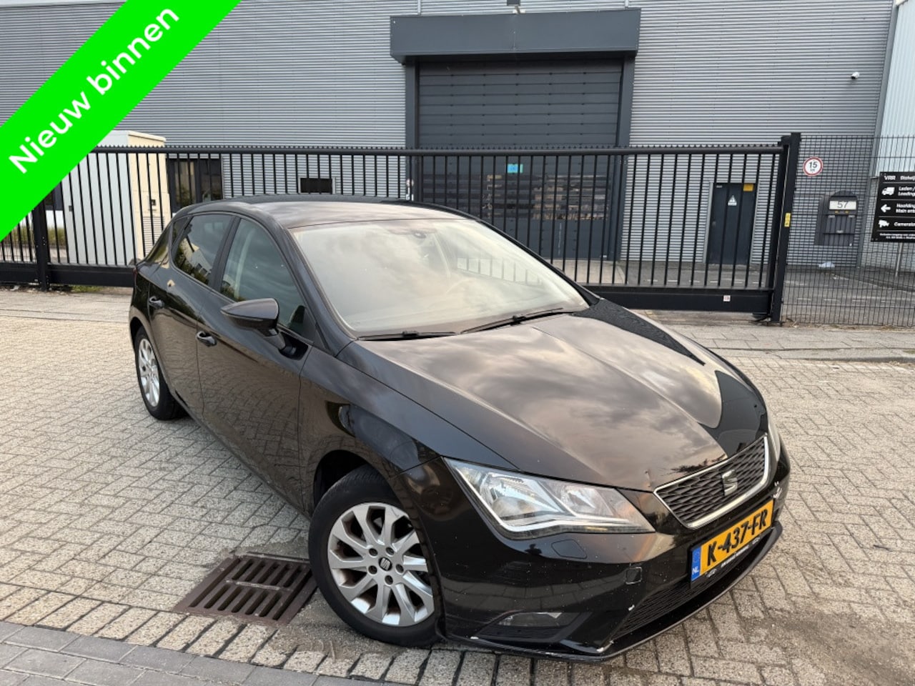 SEAT Leon - 1.6 TDI Stoel-Verwarming Clima Navi Sensoren - AutoWereld.nl