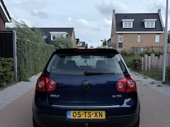 Volkswagen Golf - 1.6 FSI Trendline