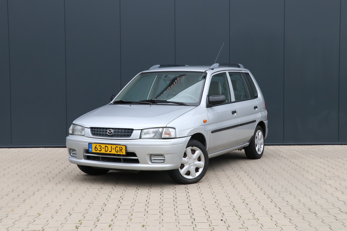 Mazda Demio - 1.3 GLX Nieuwe APK! - AutoWereld.nl