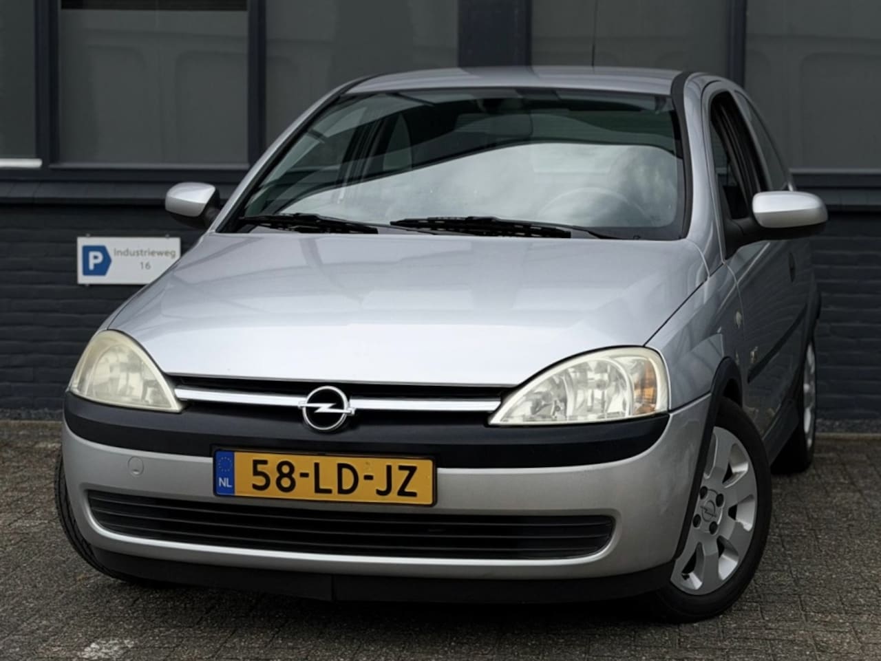 Opel Corsa - 1.2-16V Sport |Stuurbkr |Nieuwe APK |NAP - AutoWereld.nl