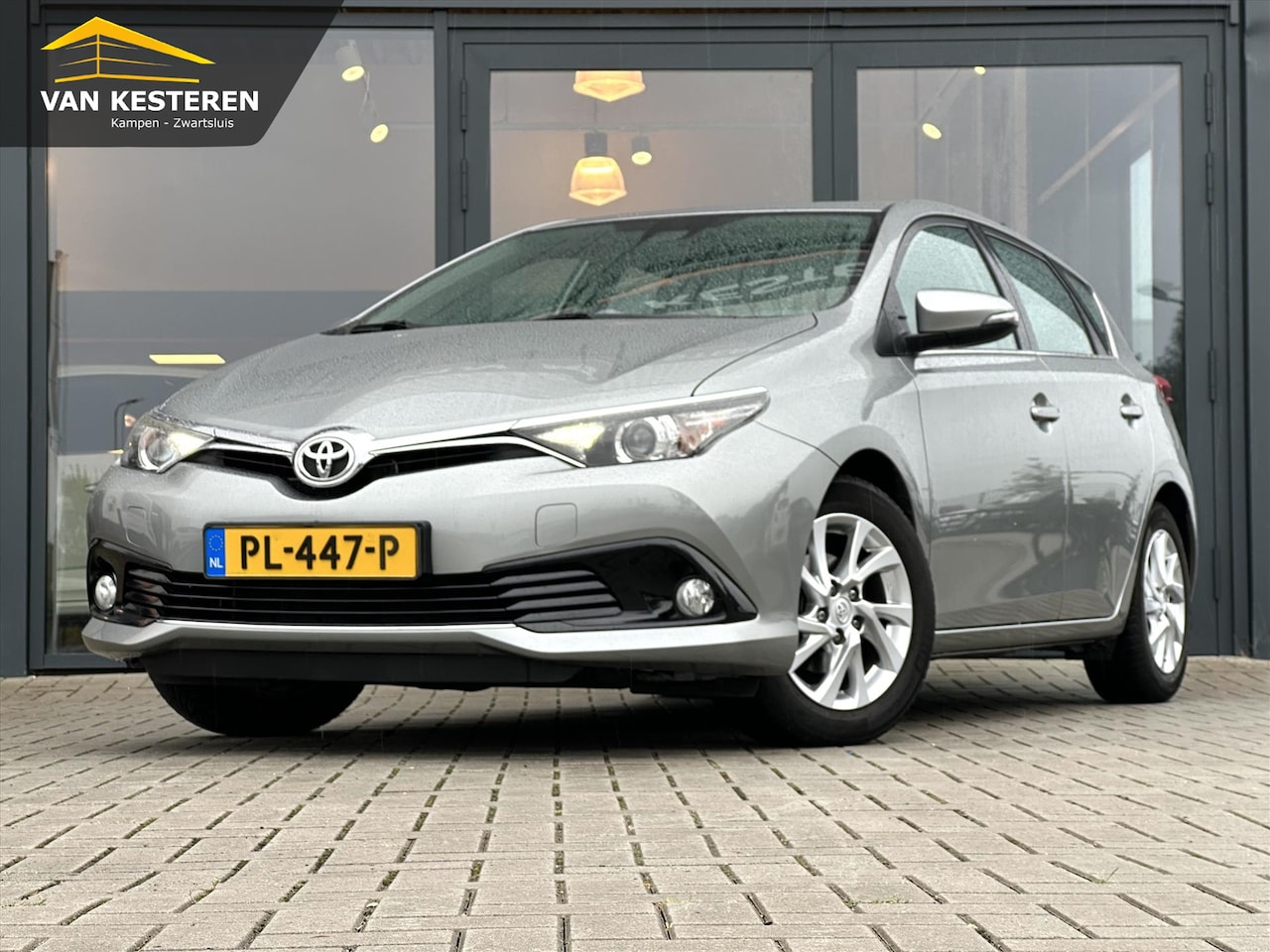 Toyota Auris - 1.2T 116pk Aspiration Limited | Trekh. | Cam. | Stoelverw. | Nav. | Cruise C. | LMV | NL A - AutoWereld.nl