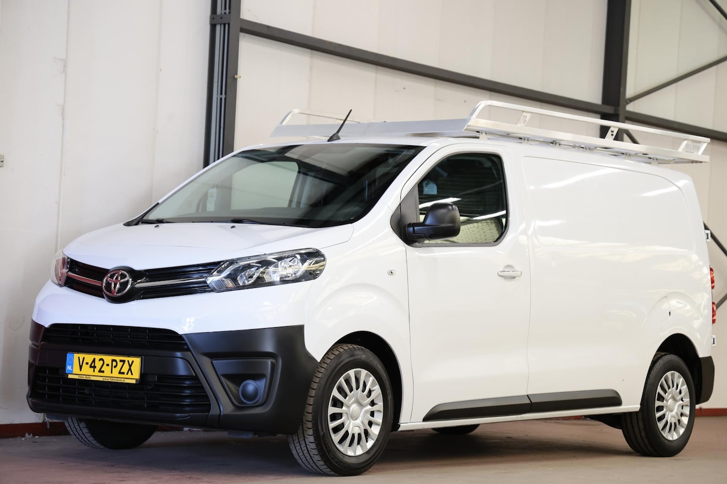 Toyota ProAce Worker - 2.0 D-4D Live L2H1 LANG AUTOMAAT - AutoWereld.nl