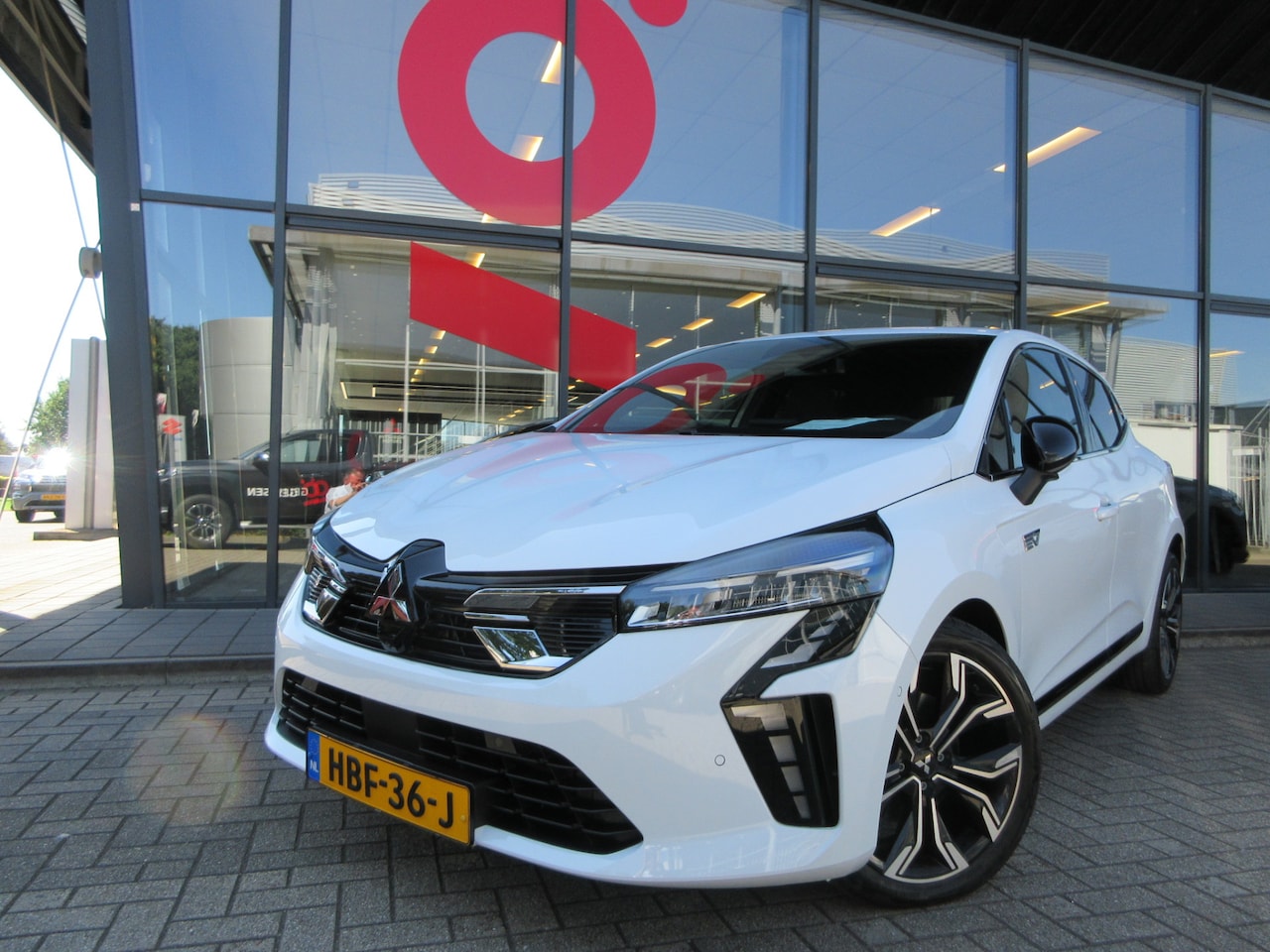Mitsubishi Colt - 1.6 HEV Instyle AUTOMAAT 140 PK - AutoWereld.nl