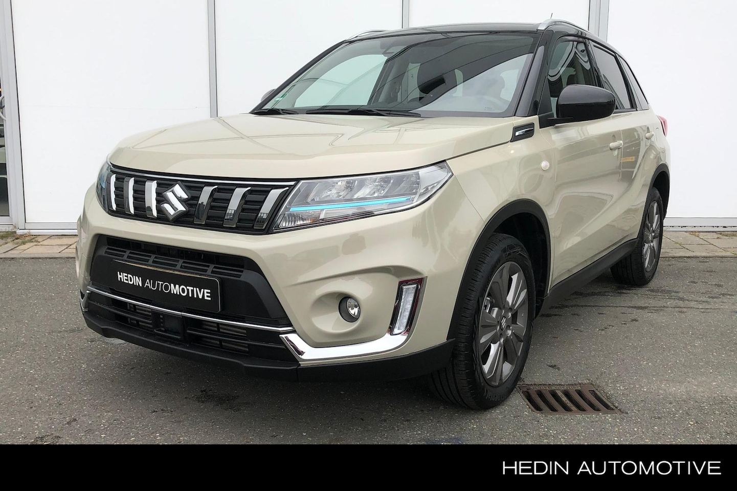 Suzuki Vitara - 1.4 Boosterjet Select Rhino Edition Smart Hybrid | Trekhaak | Camera | Stoelverwarming | C - AutoWereld.nl