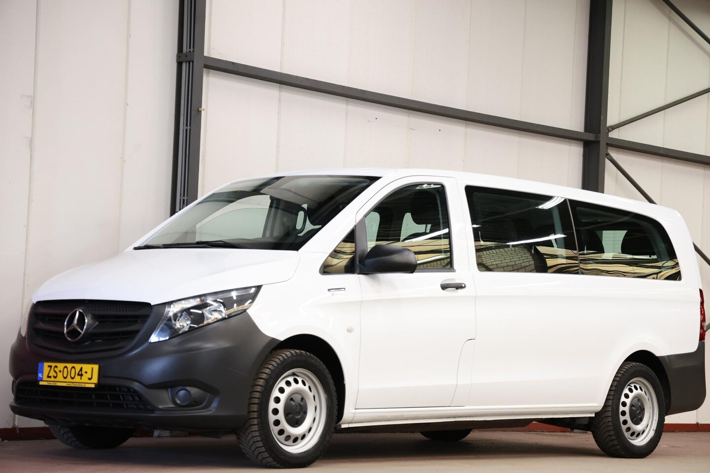 Mercedes-Benz eVito Tourer - PRO L3 9 PERSOONS PERSONENBUS - AutoWereld.nl