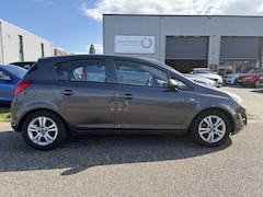 Opel Corsa - 1.2-16V Cosmo LEUKE AUTO