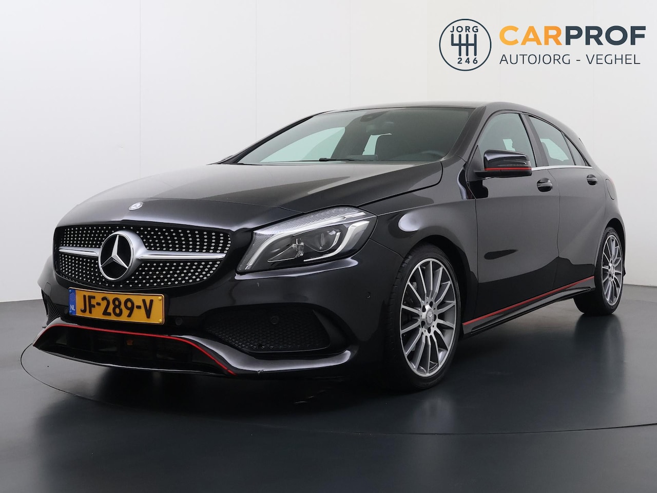 Mercedes-Benz A-klasse - 180 Ambition AMG | NL Auto | Navigatie | Stoelverwarming | - AutoWereld.nl