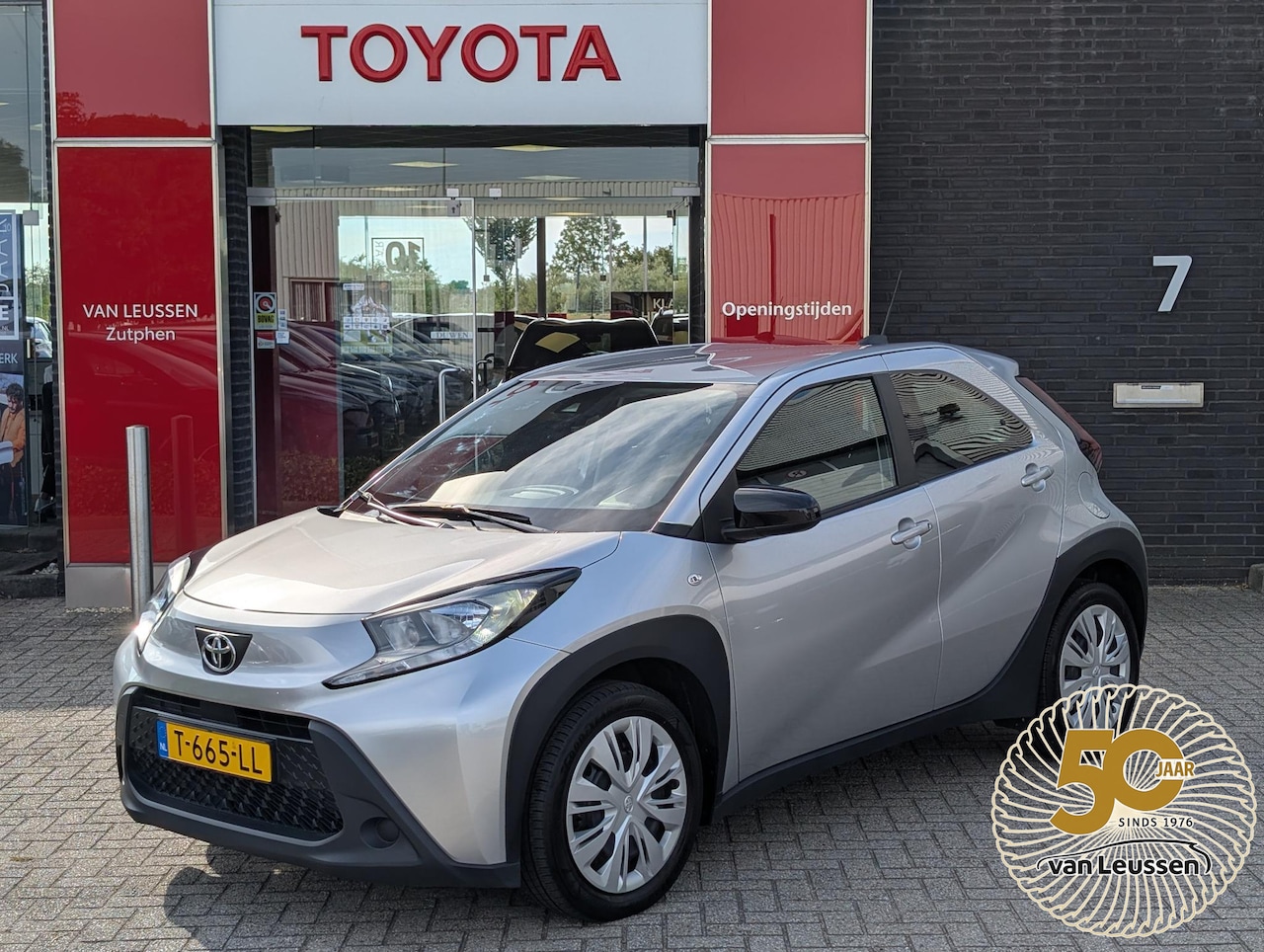 Toyota Aygo X - Play NL-AUTO 100% DEALER OH METALLIC AIRCO ANDROID/APPLE CRUISE CONTROL - AutoWereld.nl