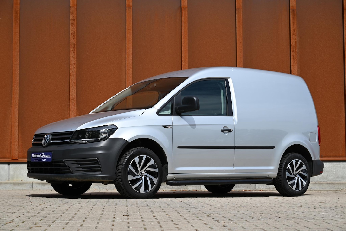 Volkswagen Caddy - 2.0 TDI L1H1 BMT Trekhaak Bluetooth 16 LMV €139 P.M. - AutoWereld.nl