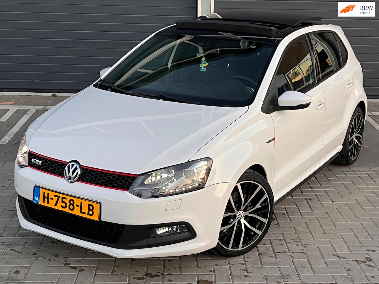 Volkswagen Polo - 1.4 TSI GTI AUTOMAAT LED FLIPPERS DSG PANO LED VOOR ACHTER BOMVOL!! - AutoWereld.nl