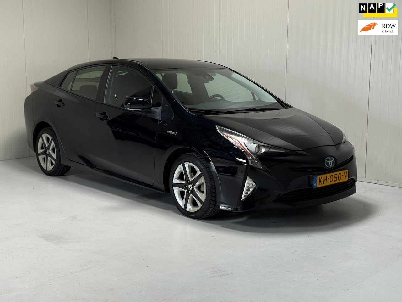 Toyota Prius - 1.8 Business Plus 1.8 Business Plus - AutoWereld.nl