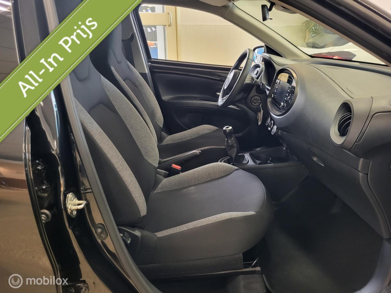 Toyota Aygo X - 1.0 VVT-i MT Play *NL, ANDROID, CAMERA, RIJKLAARPRIJS!*