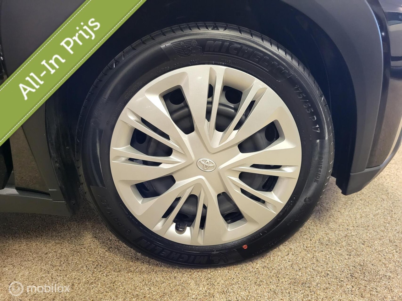 Toyota Aygo X - 1.0 VVT-i MT Play *NL, ANDROID, CAMERA, RIJKLAARPRIJS!*