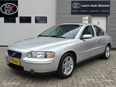 Volvo S60 - 2.4 140pkH5 Edition Clima Afn.trekhaak NIEUWSTAAT