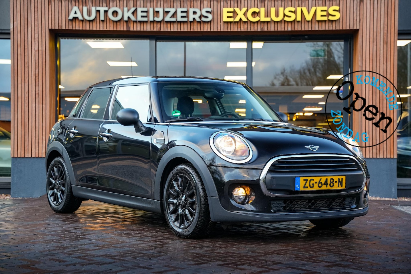 MINI 5-Deurs - 1.5 One Mini Mini 1.5 One Airco Cruise Control Navigatie 16" LMV AUTOMAAT! - AutoWereld.nl