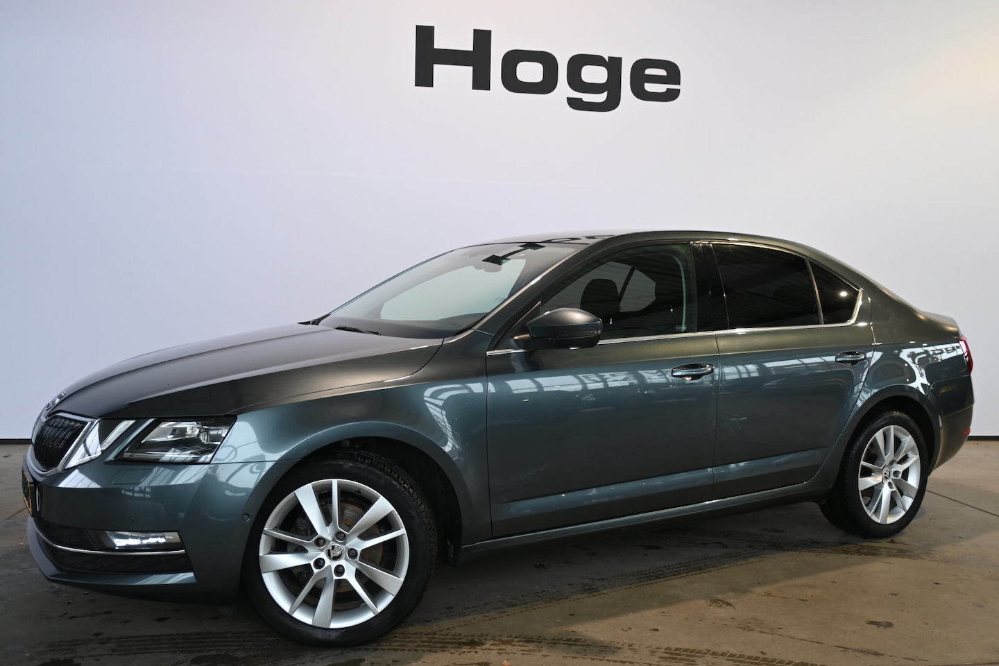 Skoda Octavia - 1.0 TSI Greentech Style Business Automaat Navigatie Carplay Stoelverwarming Inruil Mogelij - AutoWereld.nl