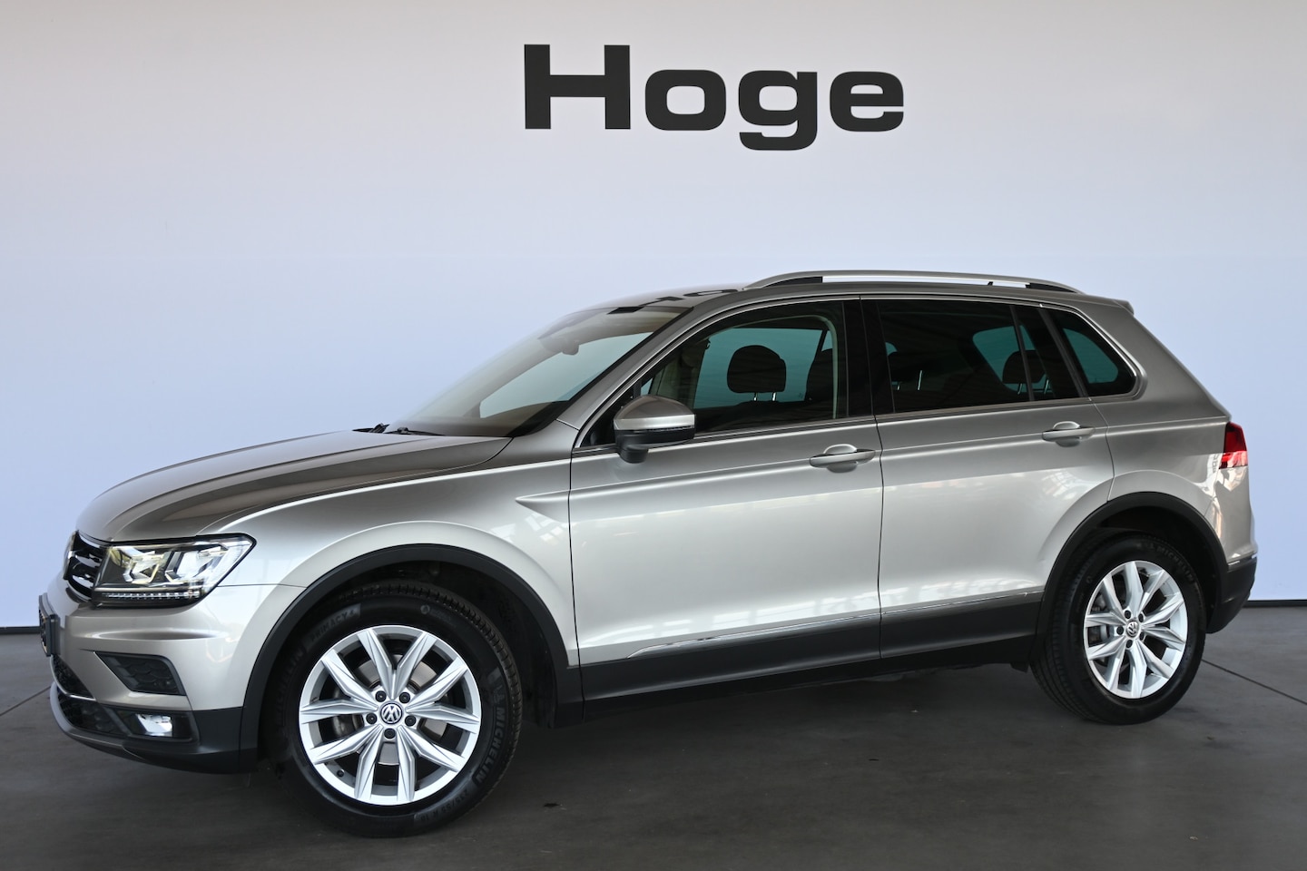 Volkswagen Tiguan - 1.4 TSI Automaat 4Motion Highline Clima Virtual Cockpit Navigatie CarPlay Cruise control I - AutoWereld.nl